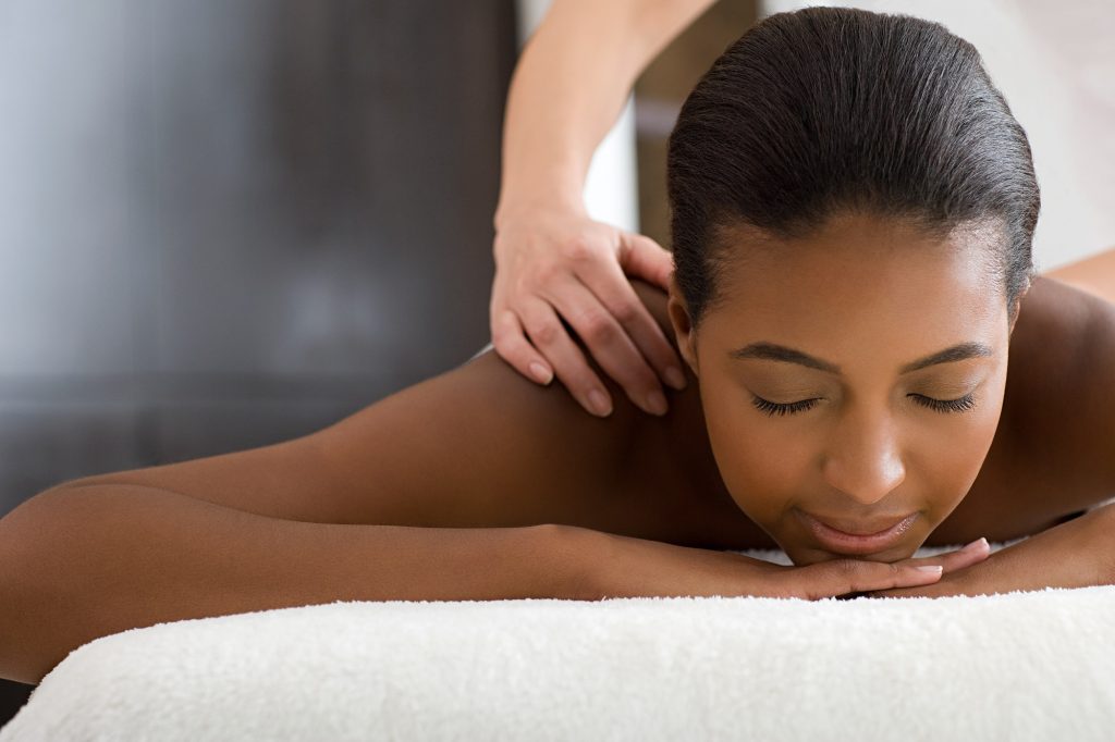 Head and Neck Massages Pengamal Urutan Berkelayakan dan Berpengalaman